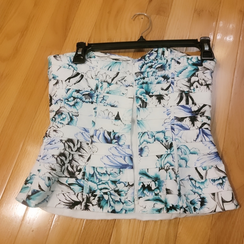 White and Black , Corset Top, Size 2 - Picture 4 of 4